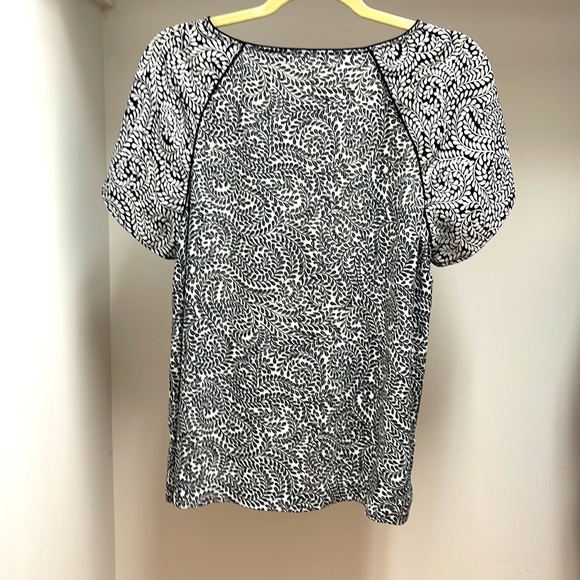 Loft black and white blouse size large petite - Picture 2 of 4